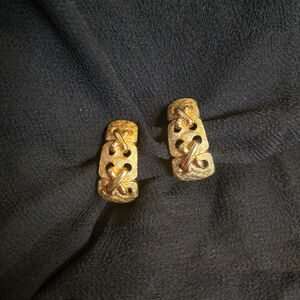 Vintage Monet Gold Tone Criss Cross Lace Clip On Costume Jewelry Earrings